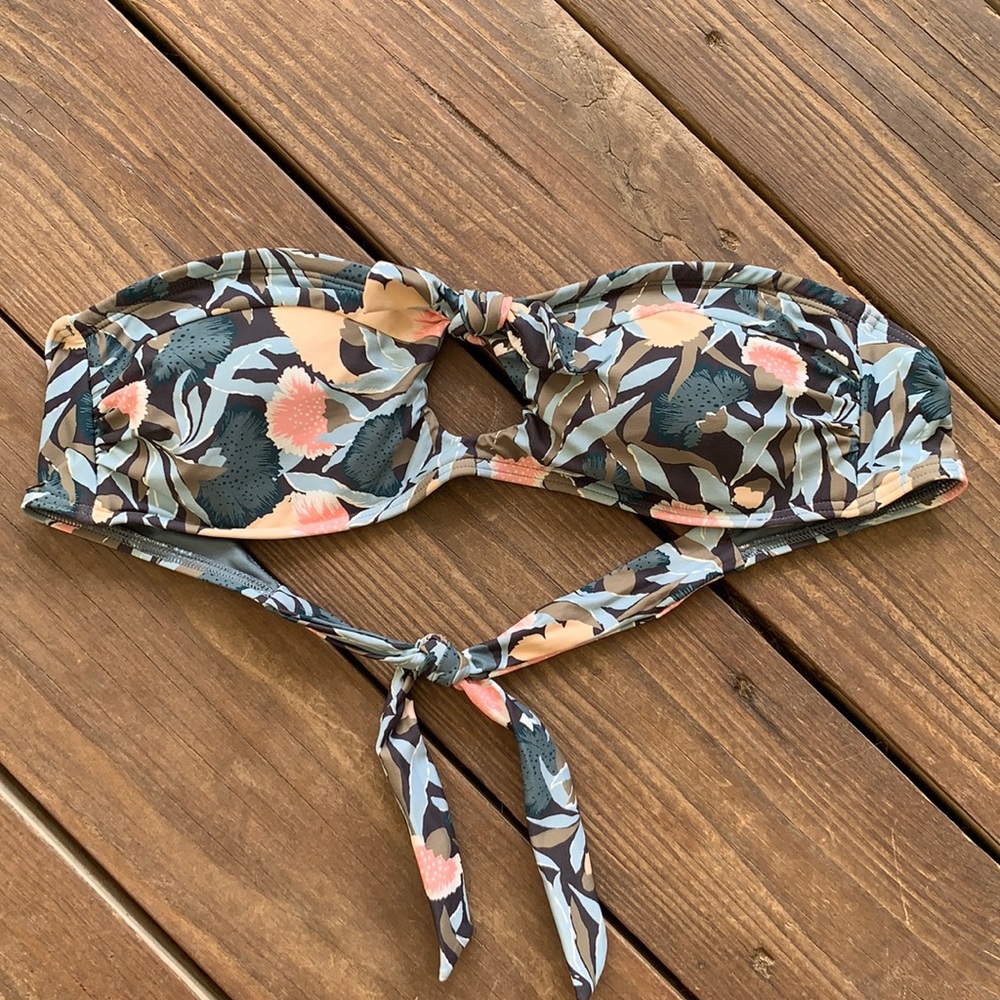 O’Neill strapless tropical top